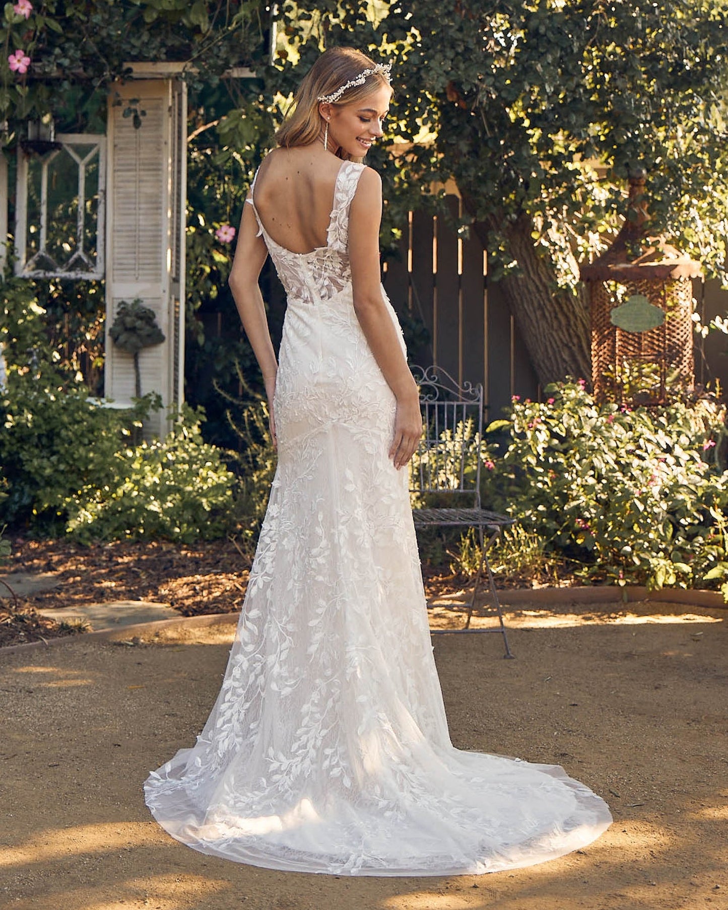 Straps Embroidered Lace Mermaid Long Wedding Dress NXJE949-3