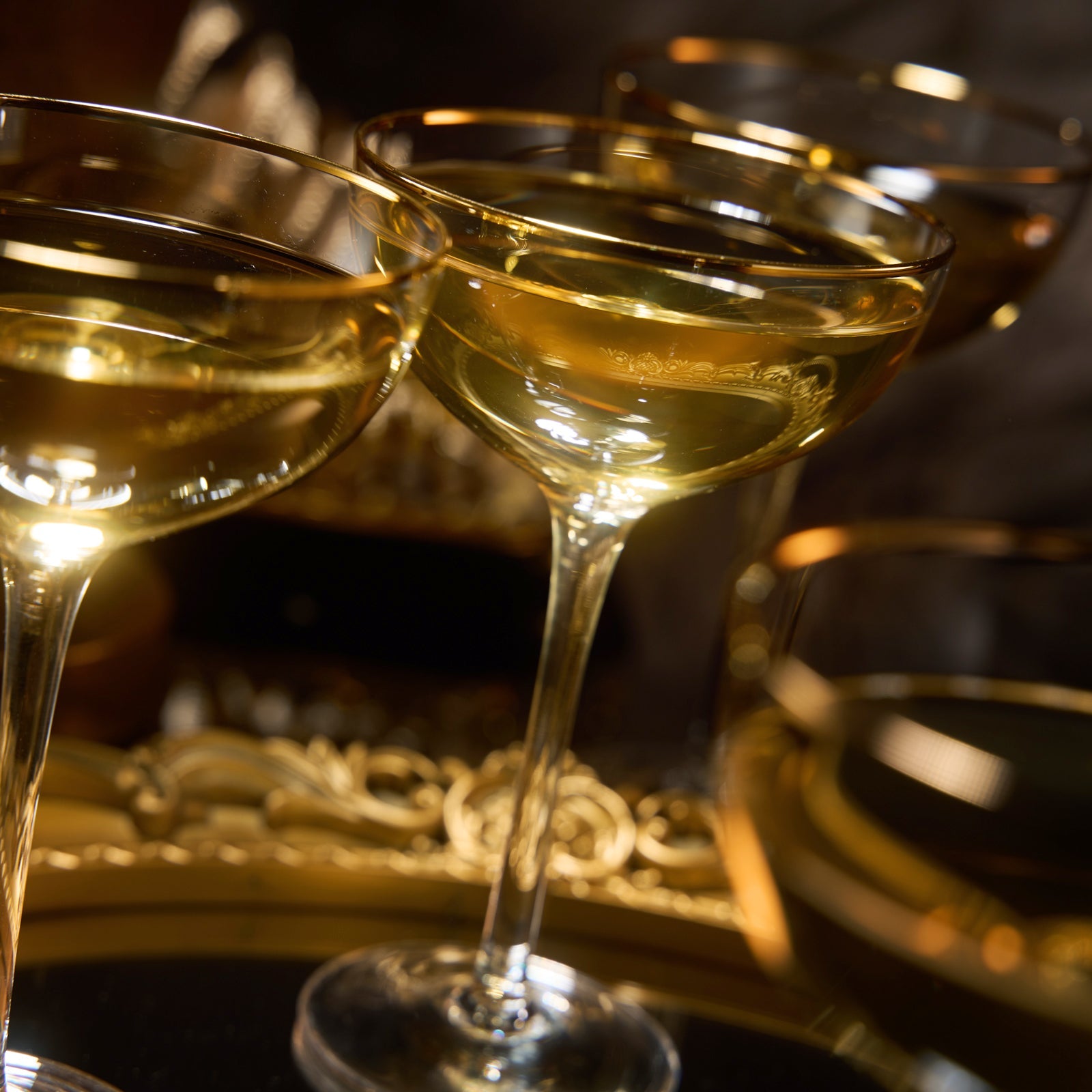 Vintage Crystal Champagne Coupe Gold Rim Glasses | Set of 2 | 7 oz, Gilded Rim Classic Cocktail Glassware - Martini, Manhattan, Cosmopolitan, Sidecar, Daiquiri | 1920s Style Saucer Goblets | Gift Box-2