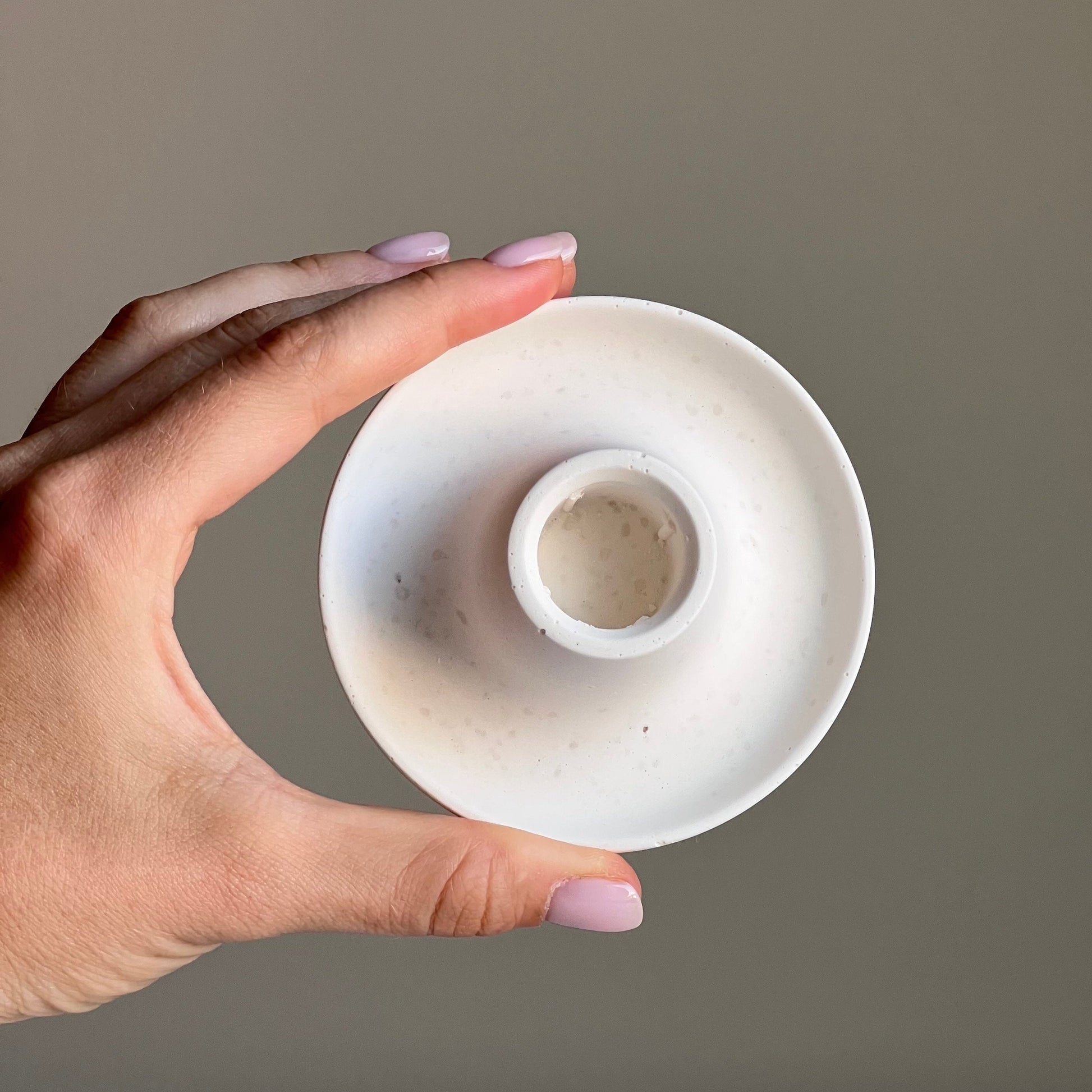 Round Candlestick Holder-1