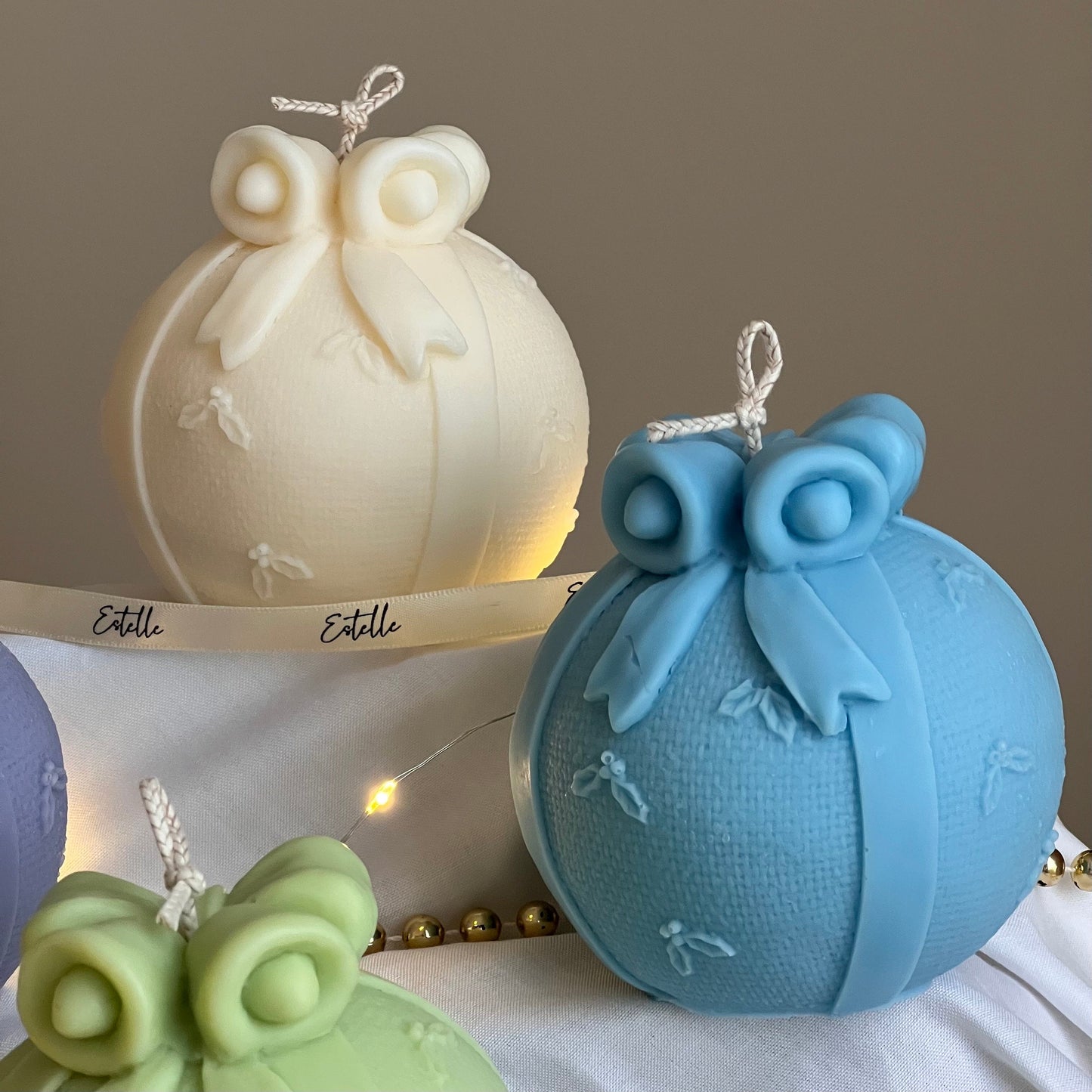 Big Christmas Bauble Candle-1