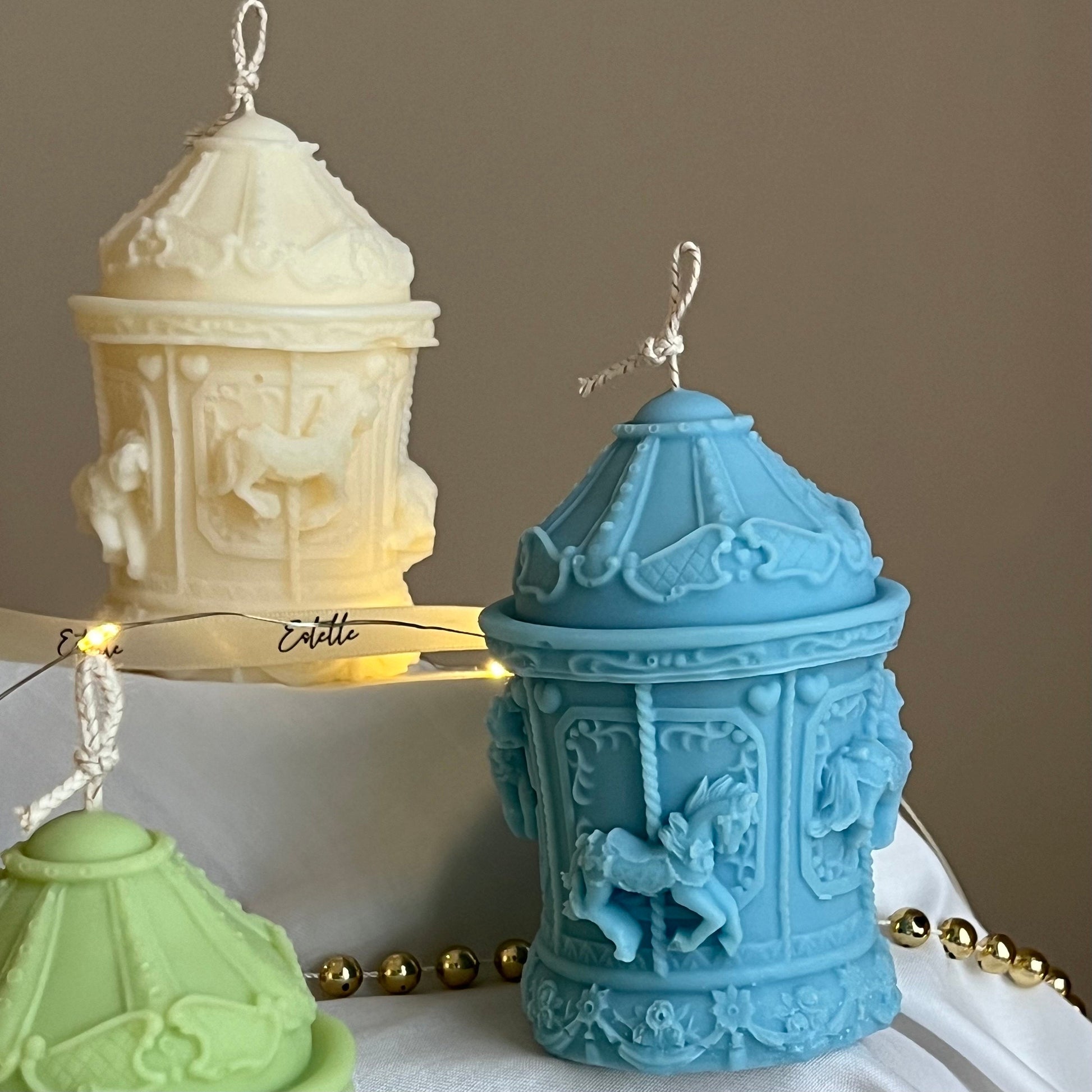Christmas Carousel Candle-1